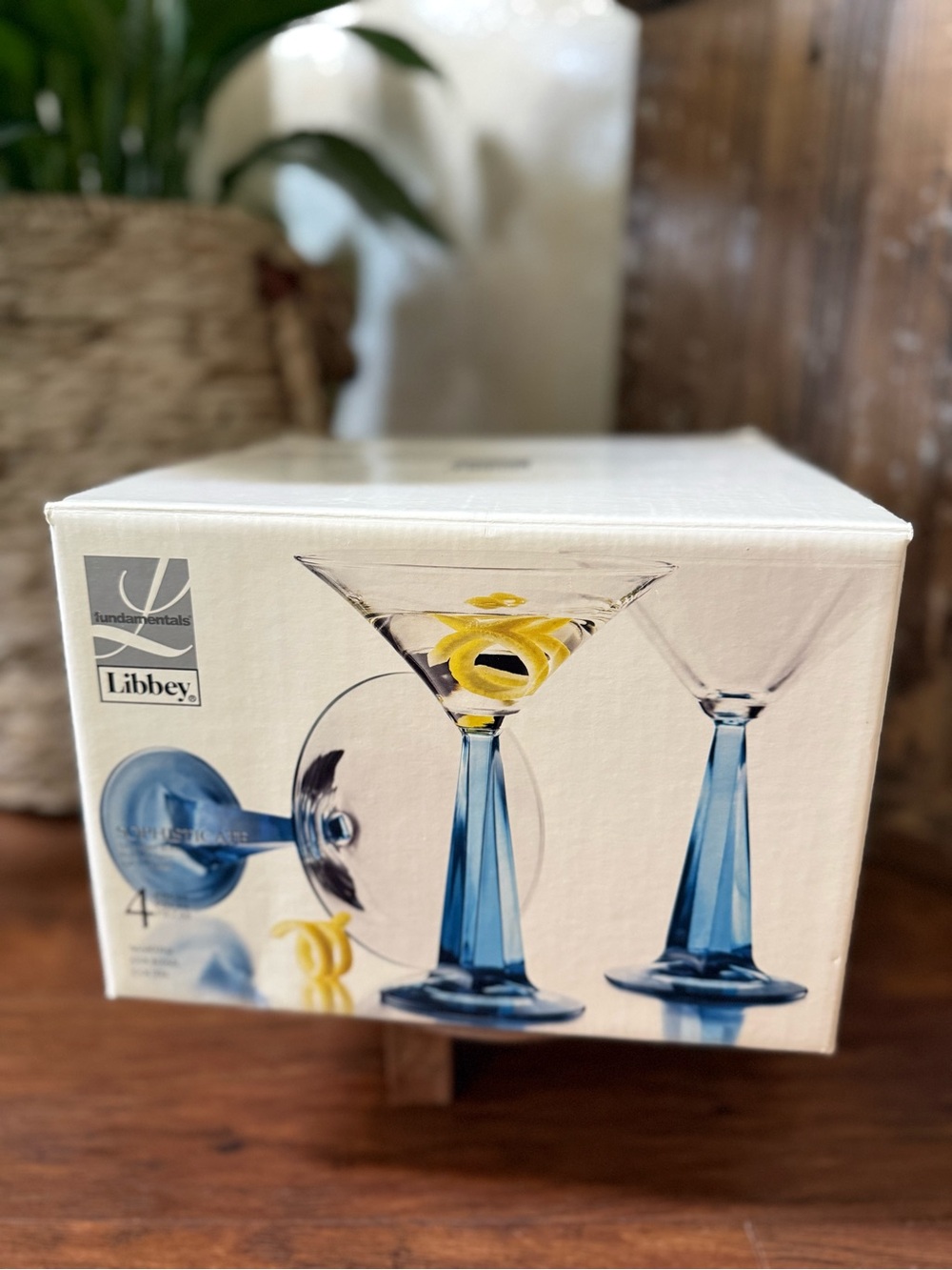 Vintage BOMBAY SAPHIRE BLUE “Twisted Stem Martini Glasses” Set Of 4 NIB Libbey